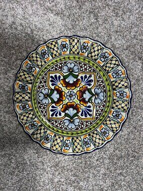 Hand Made Painted Plate - Puebla, Mexico - Artist Alonso Luis - Ruffled  Edge